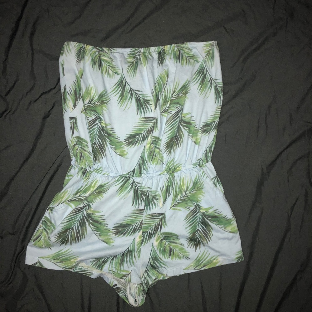 STRAPLESS PALM ROMPER